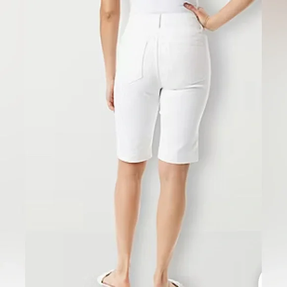 NWT Gloria Vanderbilt High Rise Bermuda Short - Picture 2 of 5